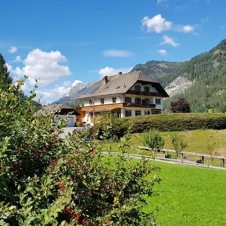 Haus Pfeifenberger Guest house Zederhaus